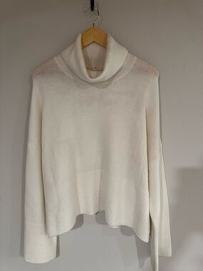 Parker Ivory Turtleneck Sweater | Soft Knit Minimal Chic Size Medium